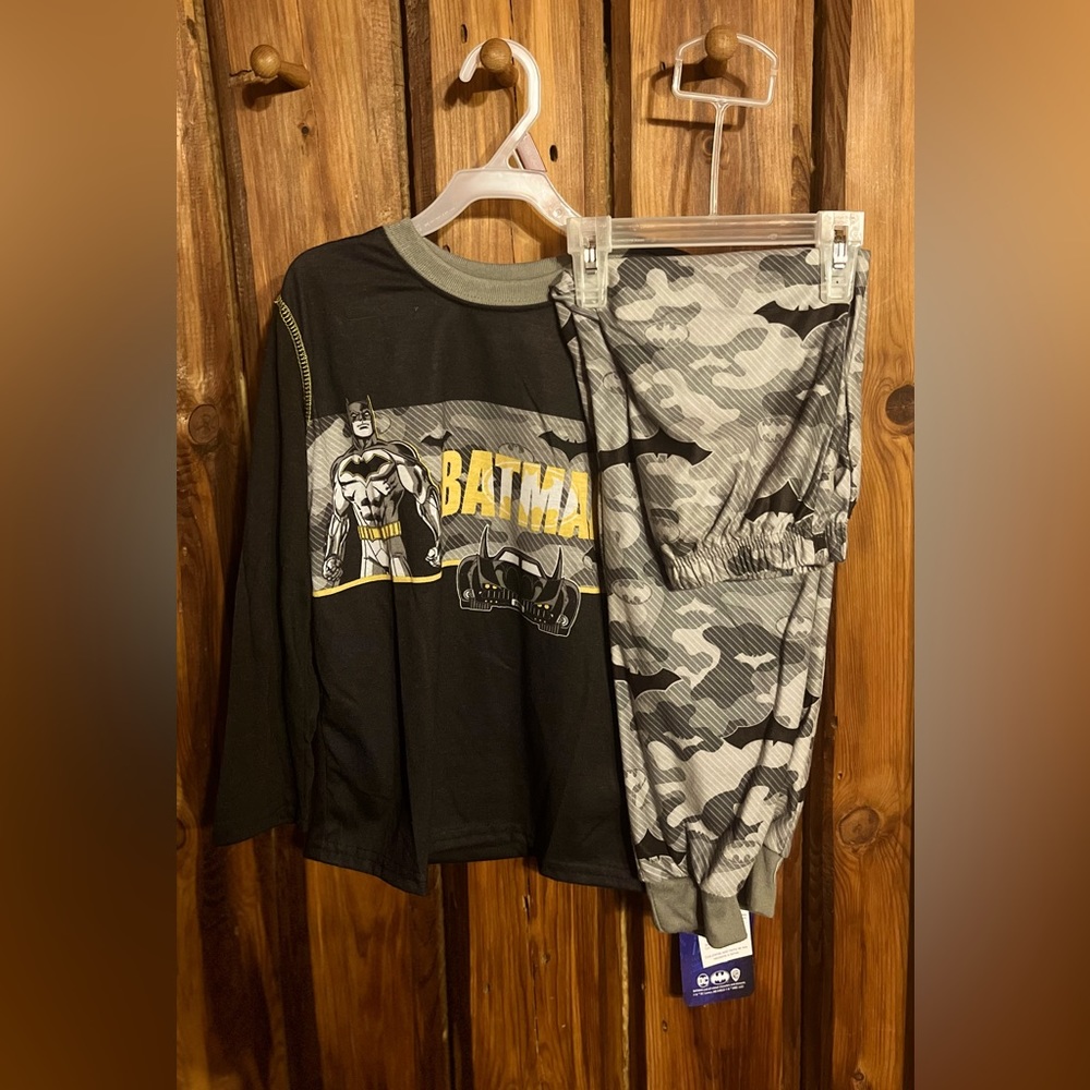 DC Batman PJ set boys size 6/7 small NWT